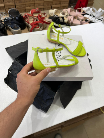 Sandale cu talpa joasa, din piele naturala galben neon [3]