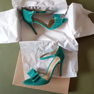 FEMEI - Sandale din piele intoarsa turquoise, cu funde duble