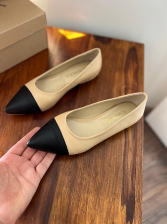Balerini cu varf ascutit, din piele naturala  beige, si piele naturala  neagra [1]