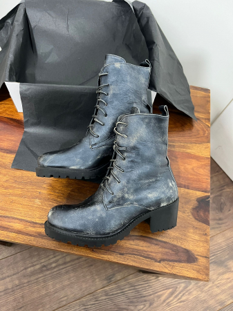 Bocanci cu siret, din piele metalizata albastra, patinata [1]