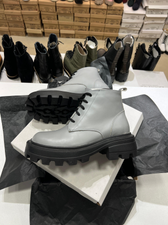 OUTLET TOAMNA-IARNA - Bocanci cu siret, din piele naturala gri .