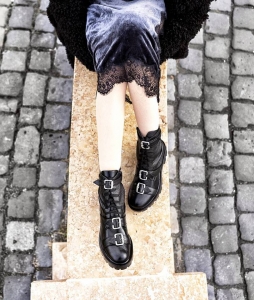 Bocanci din piele neagra [3]
