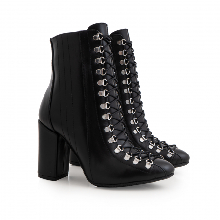 Botine  cu siret si capse metalice, din piele naturala neagra [1]