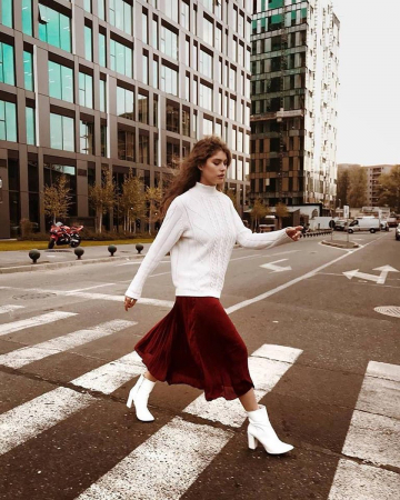 Botine din piele lacuita alba [1]