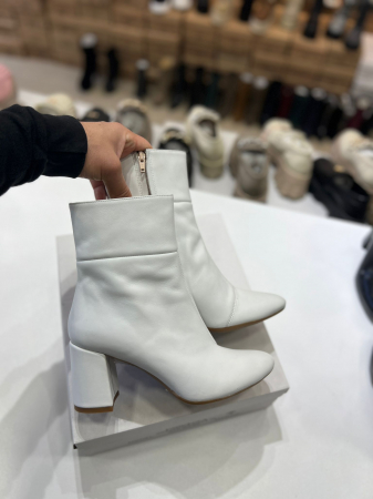 Botine din piele naturala alba   [0]