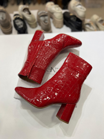 Botine din piele naturala lacuita rosie, cu aspect tip croco [2]