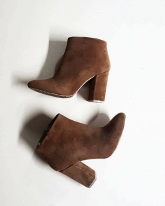 Reduceri - Botine scurte din piele intoarsa maron