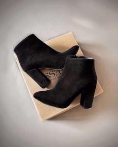 REDUCERI - Botine scurte din piele intoarsa neagra