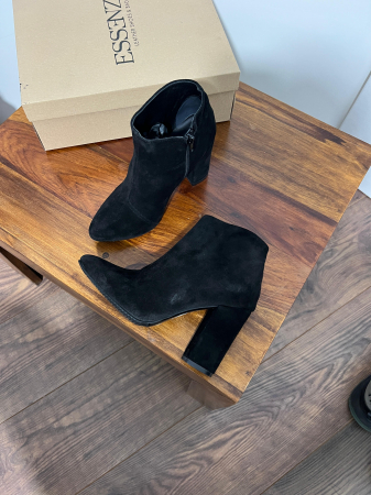 OUTLET TOAMNA-IARNA - Botine scurte din piele intoarsa neagra