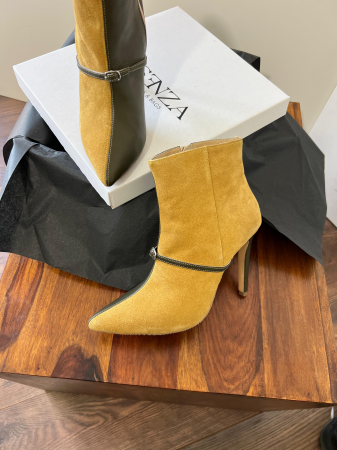 Botine Stiletto din piele intoarsa galben mustar si piele kaki, accesorizate cu bareta si catarama peste rist [4]