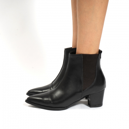 Ciocate scurte,  cu elastic, din piele naturala neagra [2]