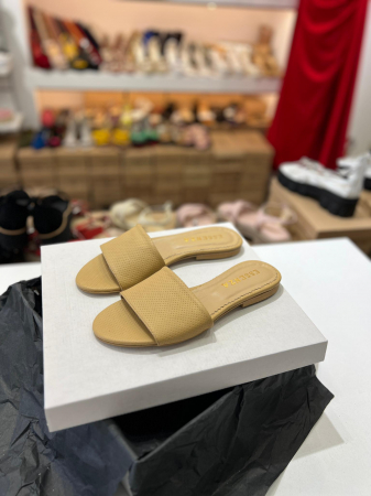 OUTLET PRIMAVARA-VARA - Flip flops din piele naturala nude cu perforatii.