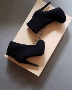 Reduceri - Ghete din piele intoarsa neagra