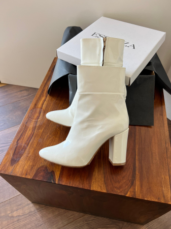 Ghete din piele lacuita alba [2]