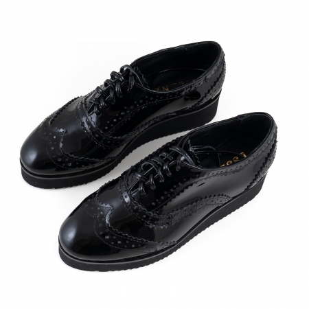 Pantofi oxford, din piele lacuita neagra [3]