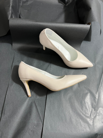 Pantofi - Pantofi stiletto din piele naturala nude, cu toc de 7 cm imbracat in piele .
