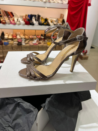 Sandale cu barete, din piele laminata bronz. [2]