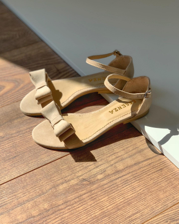 Sandale - Sandale cu fundite, din piele intoarsa crem 
