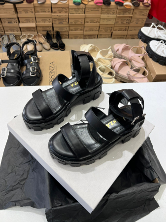 OUTLET PRIMAVARA-VARA - Sandale cu talpa groasa si barete late  , din piele naturala, negru box
