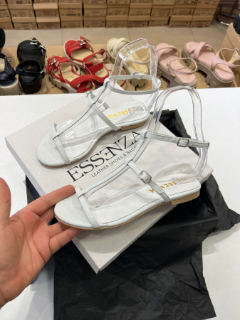 Sandale cu talpa joasa, cu bareta subtiri din piele alba  [1]