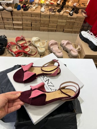 OUTLET PRIMAVARA-VARA - Sandale cu talpă joasă, din piele intoarsa mov si roz.