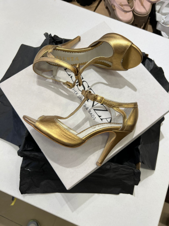 OUTLET PRIMAVARA-VARA - Sandale din piele aurie, cu toc de 9,5 cm.