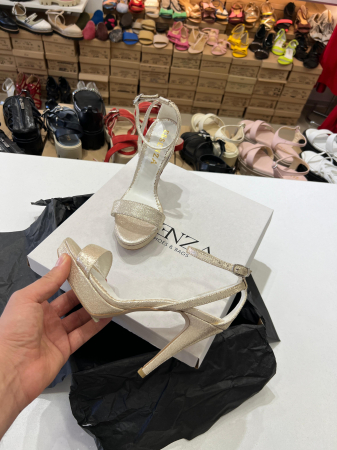 OUTLET PRIMAVARA-VARA - Sandale din piele laminata, auriu glitter