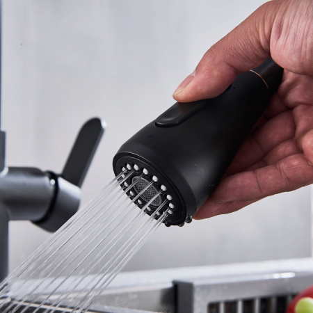 Baterie bucatarie pt. apa filtrata cu 3 cai si dus extractabil negru mat [4]