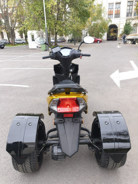 Electric Scooter TRIUS [4]
