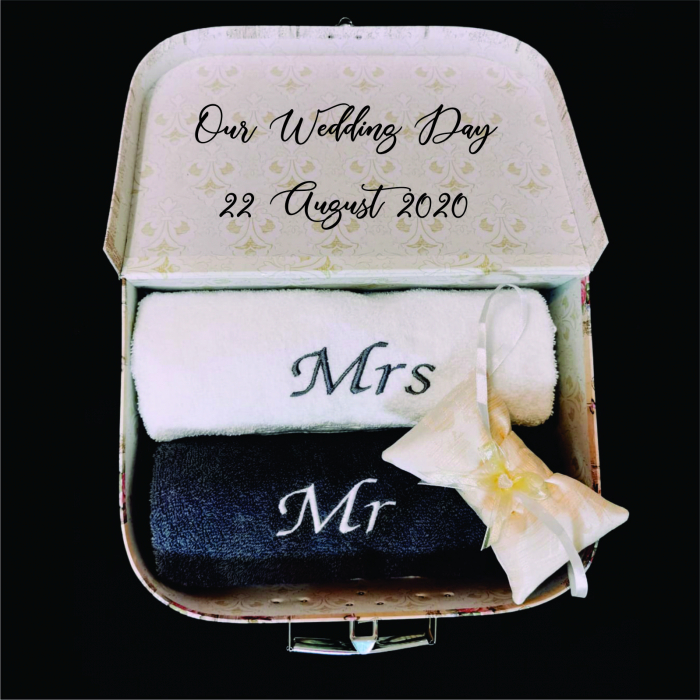 Set 2 Prosoape Nunta Personalizate cu Nume Mr &Mrs [5]