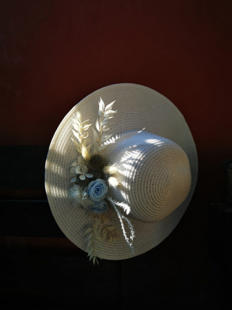 Accesorii - Pălărie accesorizată
