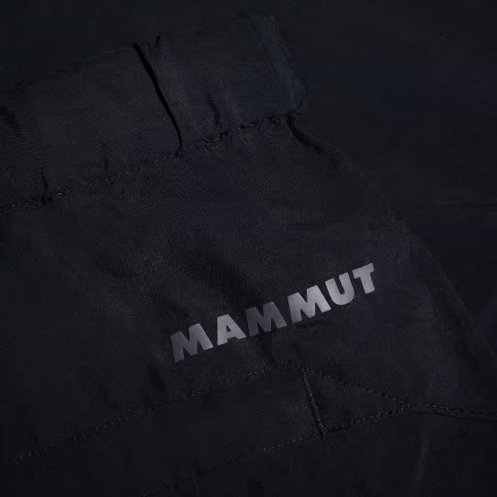 Pantaloni drumetie scurti cargo barbati MAMMUT CARGO negru [8]