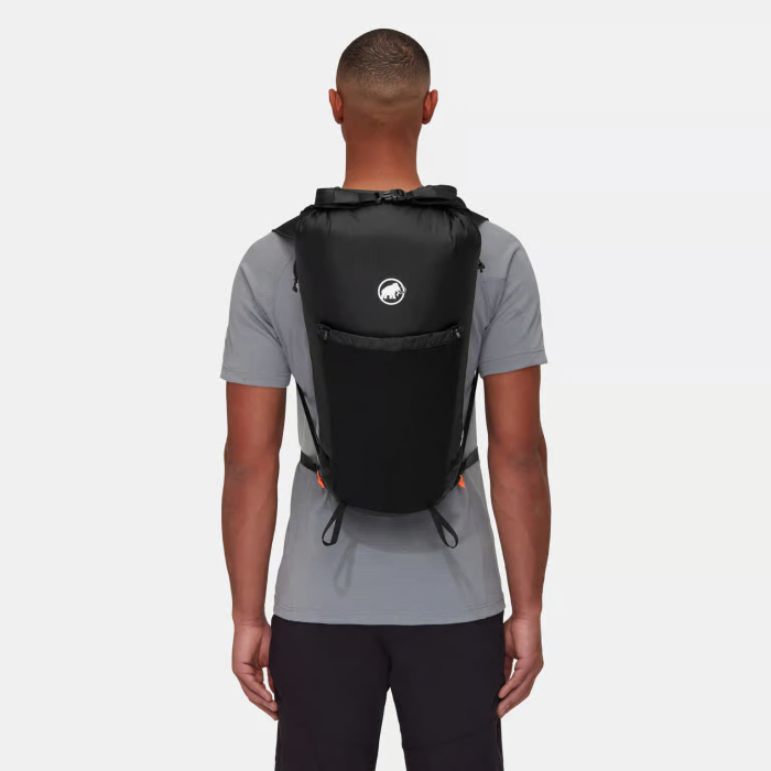 Rucsac drumetie ultrausor MAMMUT AENERGY 18 negru [3]