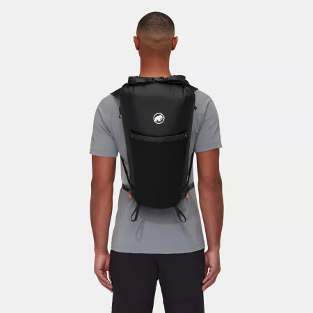 Rucsac drumetie ultrausor MAMMUT AENERGY 18 negru [2]