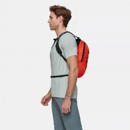 Rucsac drumetie usor MAMMUT Neon Light 12L rosu [3]
