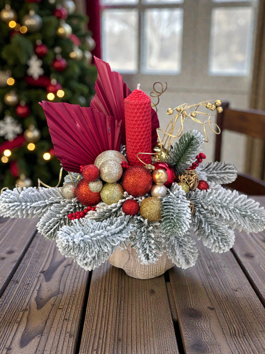 Aranjament de Crăciun cu lumânare,  globuri, decor handmade, tematică de sărbători [1]