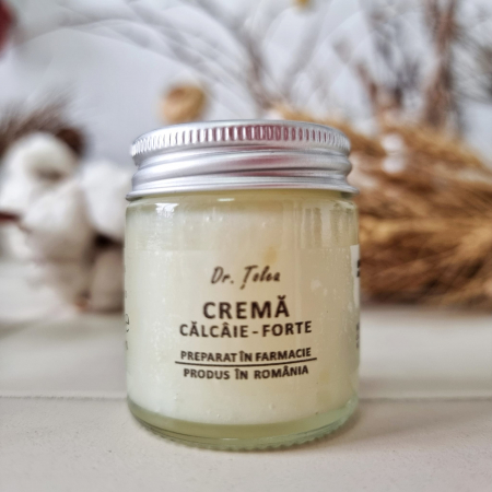 PREPARATE PENTRU INGRIJIRE - Crema pentru calcaie crapate FORTE
