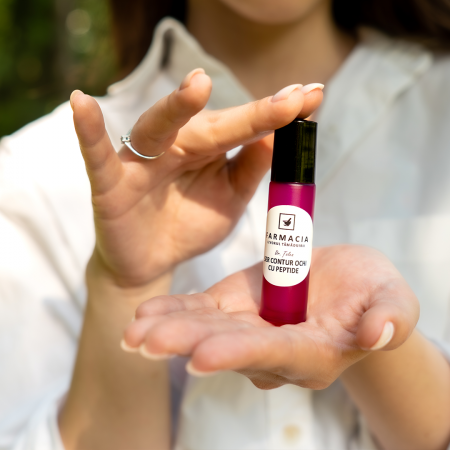 Ser contur de ochi cu peptide si acid hialuronic [2]