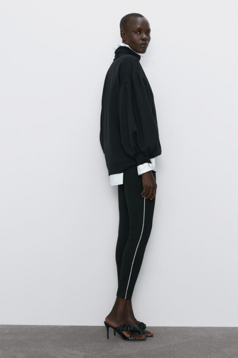 pantaloni negrii zara legging high-rise cu aplicatii laterale [2]