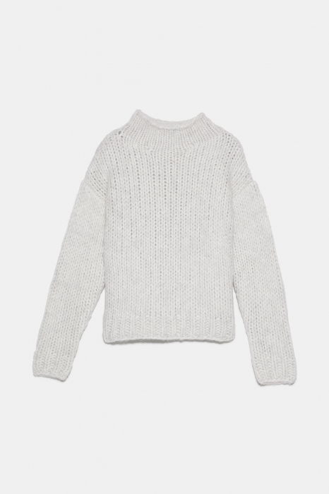 pulover de lana tricotat manual crem zara cu guler pe gat [6]