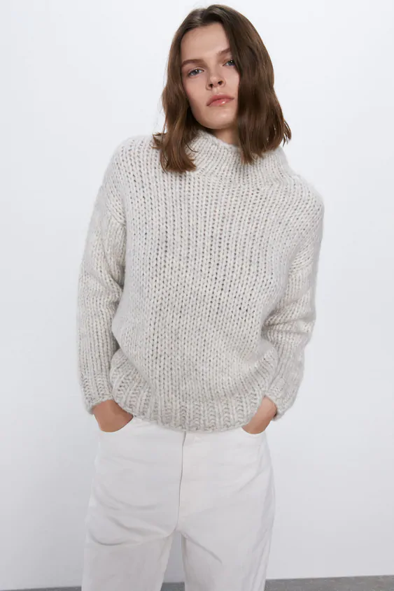 pulover de lana tricotat manual crem zara cu guler pe gat [2]