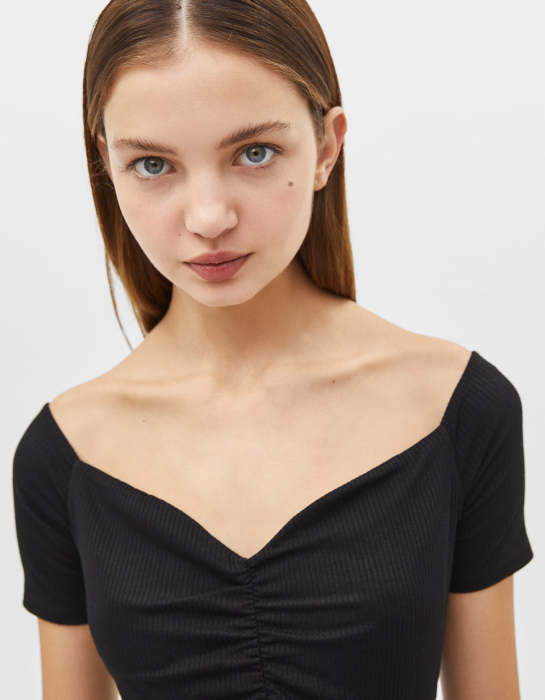 tricou femei bershka negru cu model, [2]