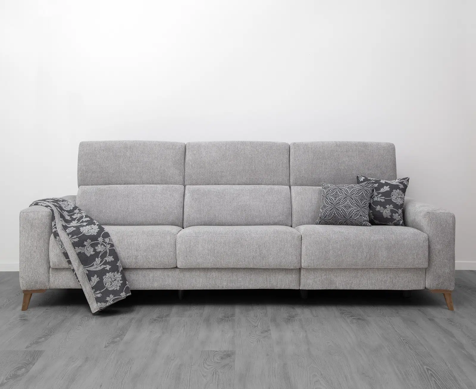 Canapele si fotolii cu recliner - Canapea 3 locuri  Lara cu sezut culisant si recliner electric