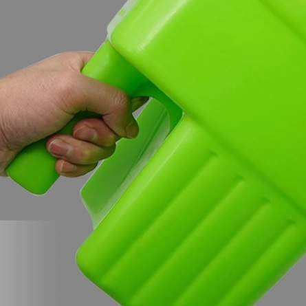 Scafă mare din plastic pentru furaje 245mm [2]