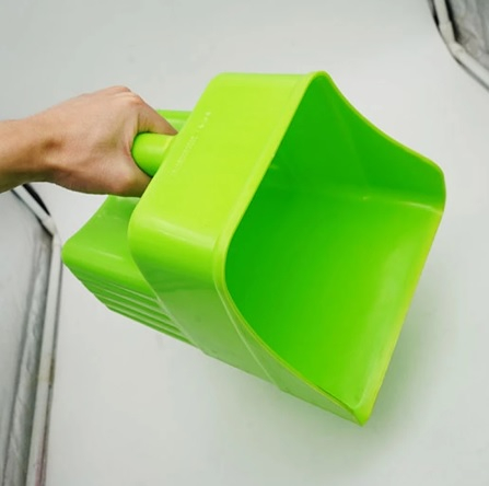 Scafă mare din plastic pentru furaje 245mm [2]