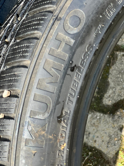 Anvelopa 245/40 R19 98V sh iarna Kumho 7mm cu garantie [3]