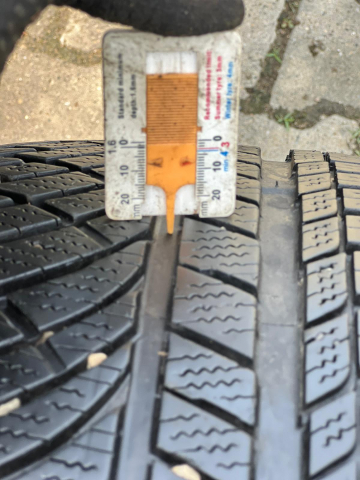 Anvelopa 245/40 R19 98V sh iarna Kumho 7mm cu garantie [6]