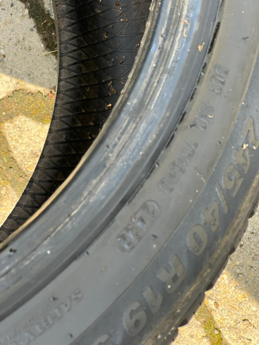 Anvelopa 245/40 R19 98V sh iarna Kumho 7mm cu garantie [5]
