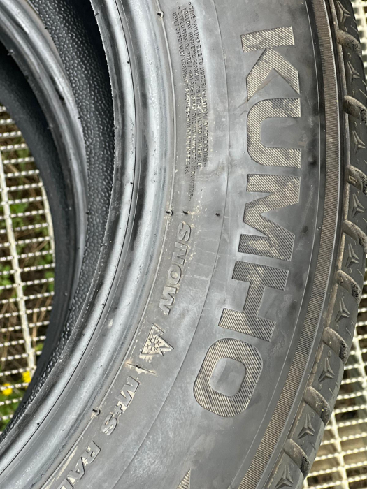 set 2 anvelope 215/60 R17 100V sh iarna Kumho 7.5mm cu garantie [4]