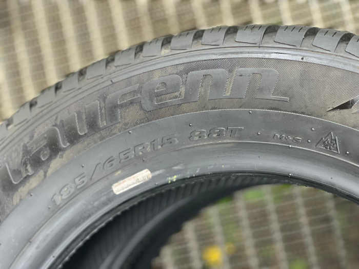 set 2 anvelope 185/65 R15 88T sh iarna Laufenn 8mm cu garantie [5]